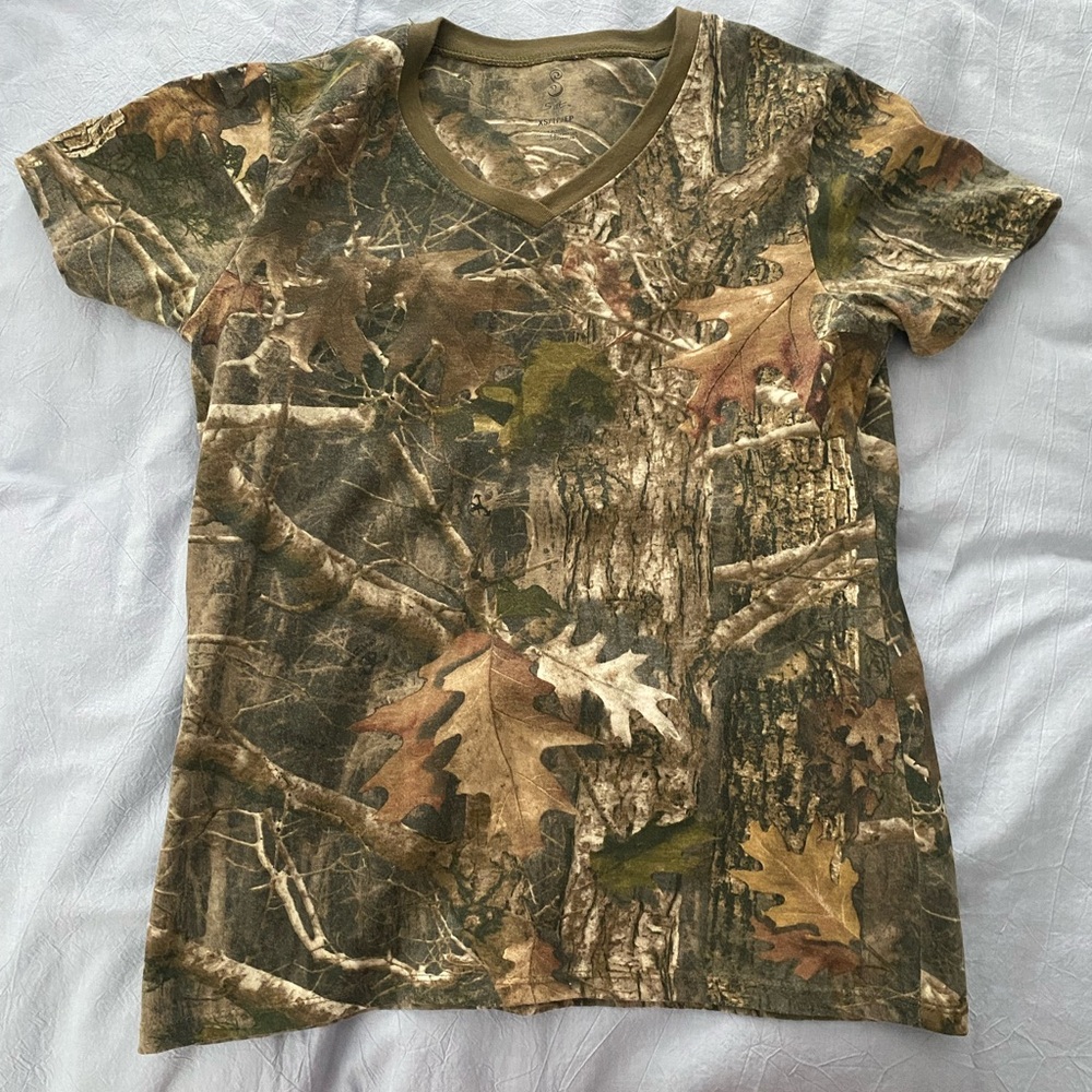 Size XS fitted SHE brand short sleeve hunting shirt